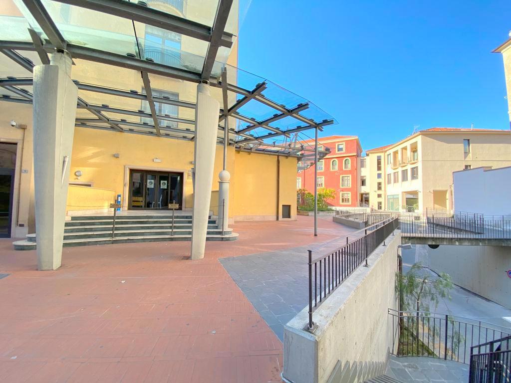 Box/Garage 45mq in vendita a Imperia