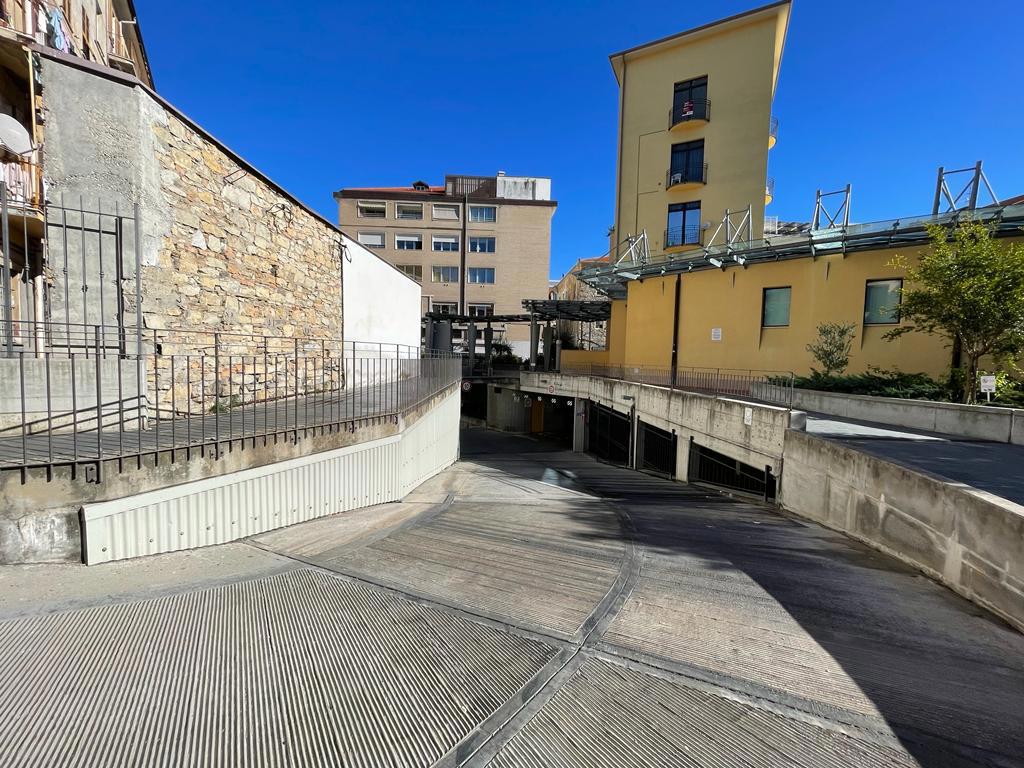 Box/Garage 45mq in vendita a Imperia
