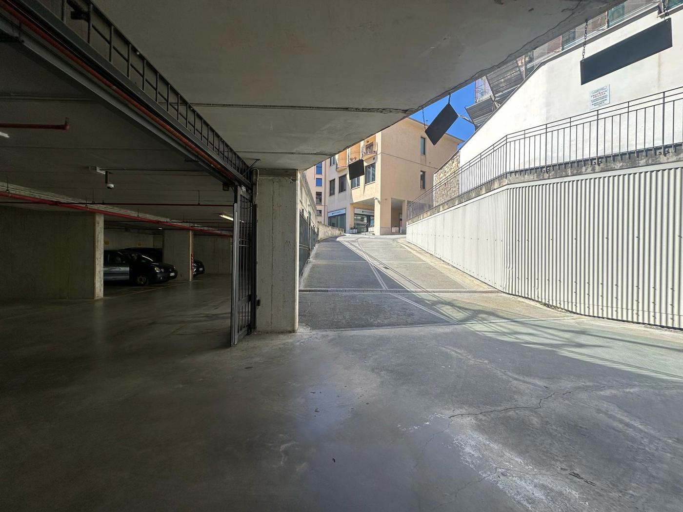 Box/Garage 20mq in vendita a Imperia