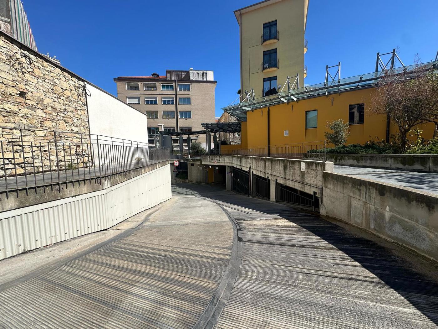 Box/Garage 20mq in vendita a Imperia