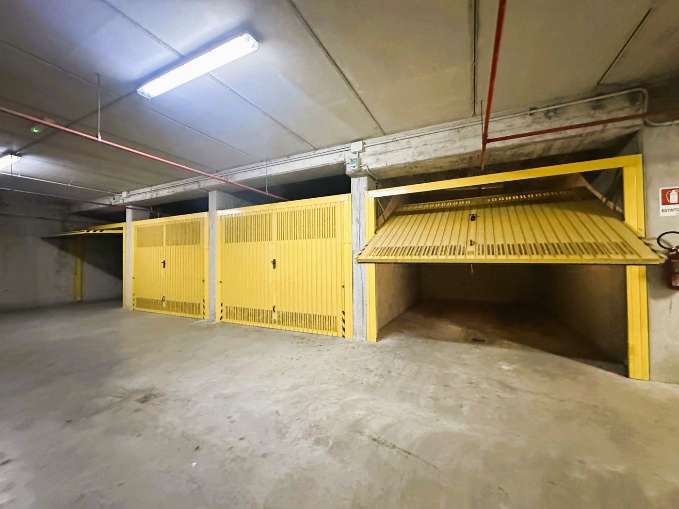 Box/Garage 20mq in vendita a Imperia