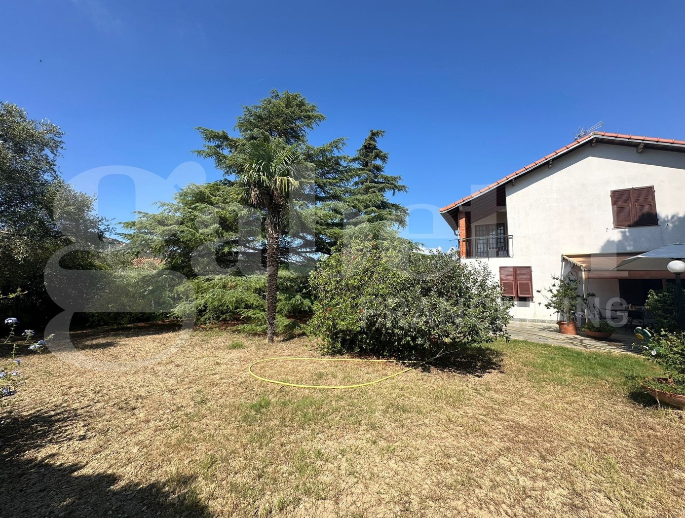 Villa Bifamiliare con giardino a Imperia