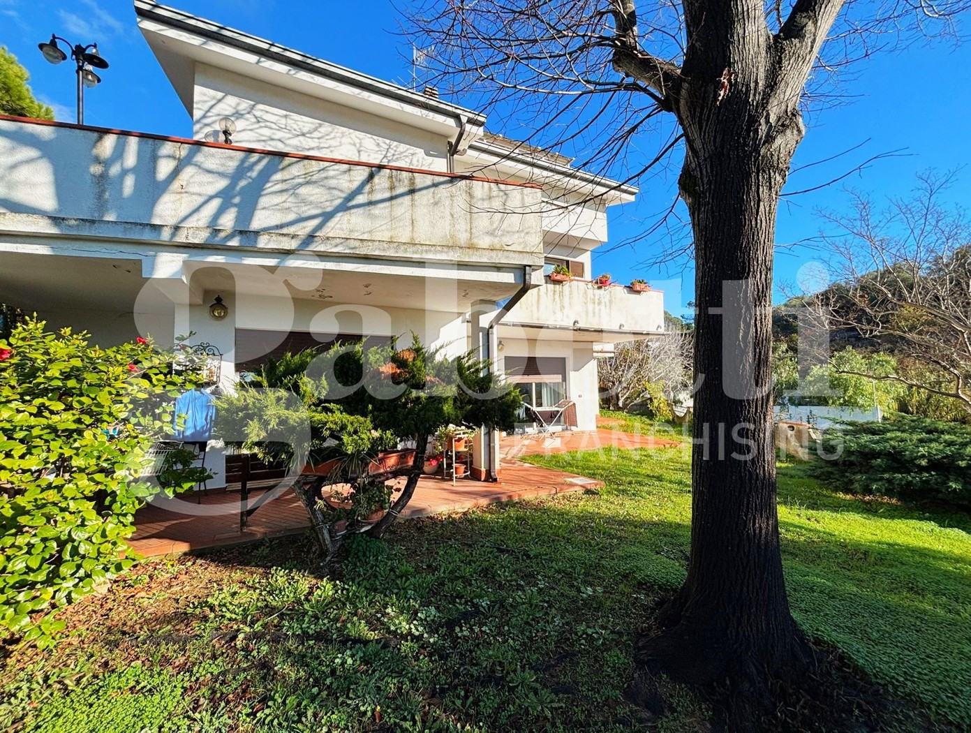 Villa Bifamiliare in vendita a Imperia