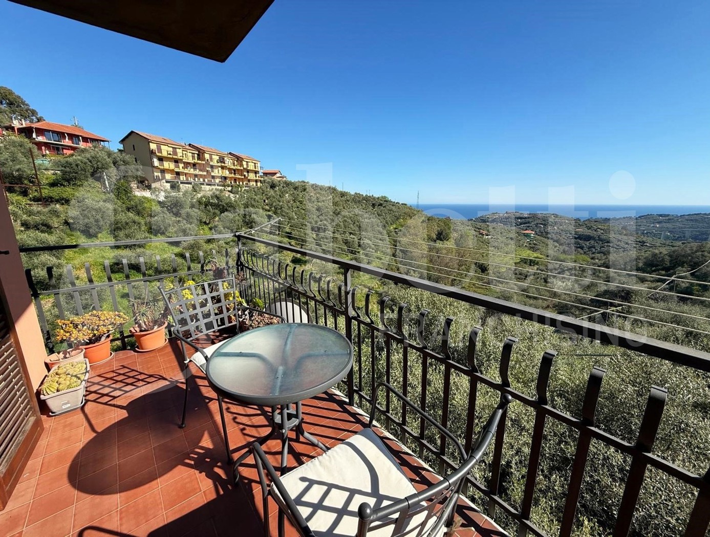 Bilocale vista mare a Civezza
