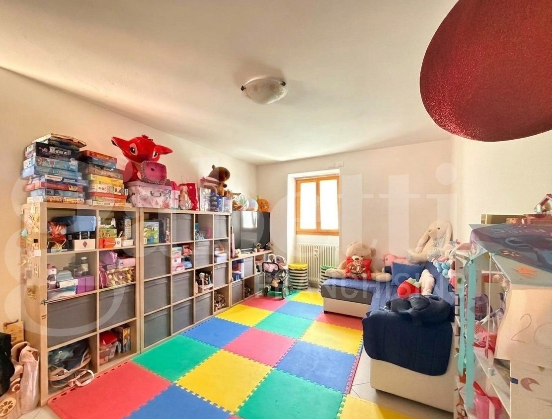 Casa indipendente con giardino a Imperia