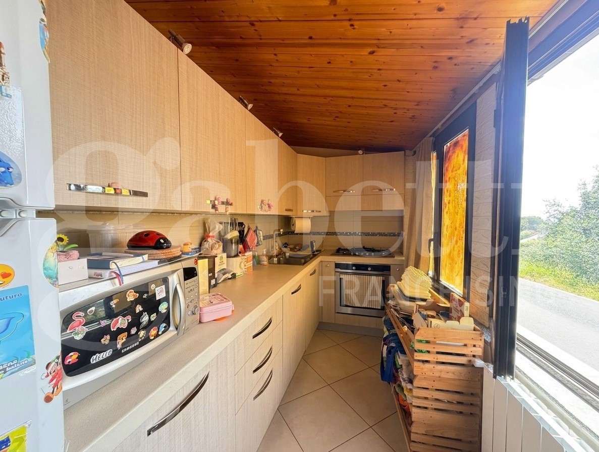 Casa indipendente con giardino a Imperia