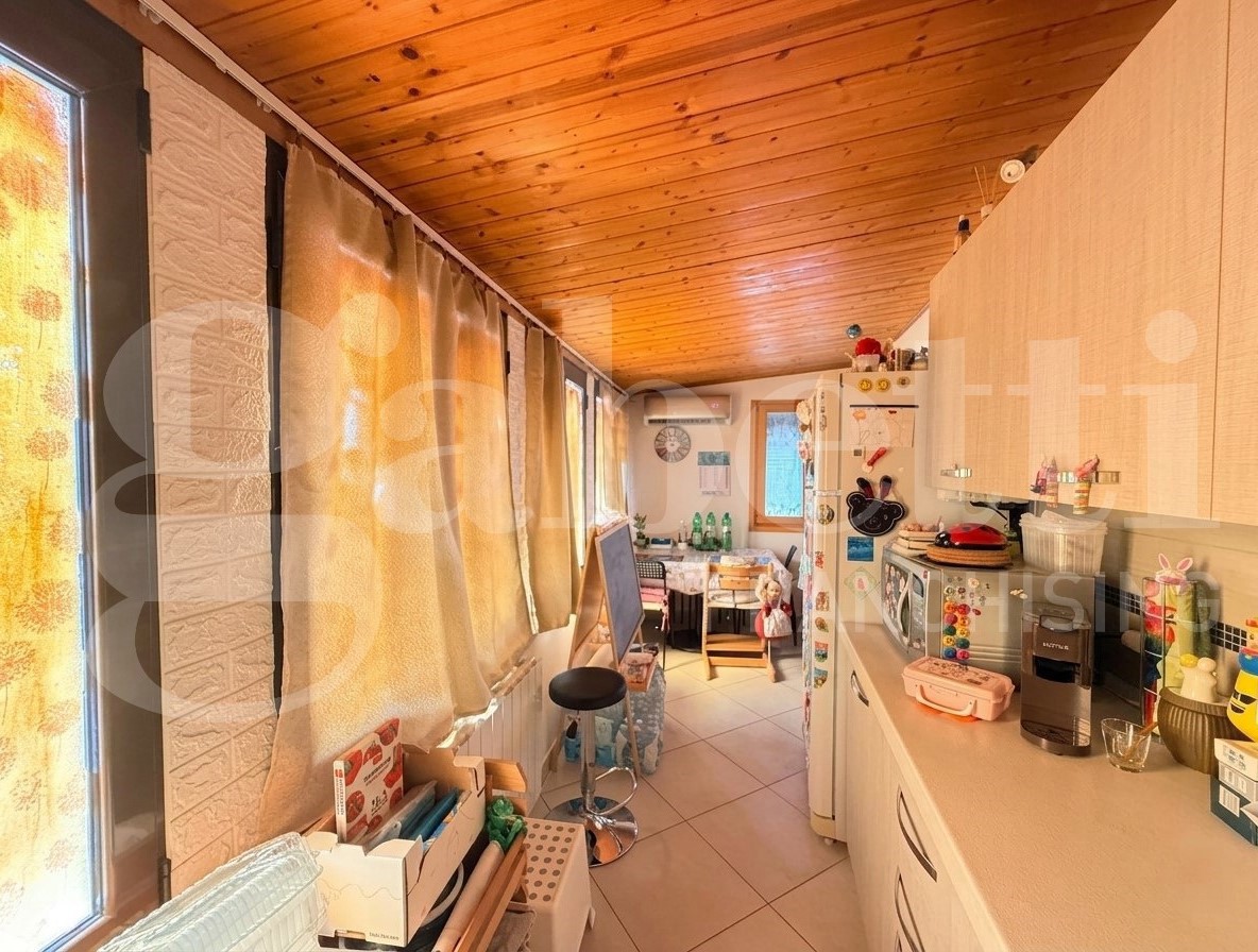Casa indipendente con giardino a Imperia