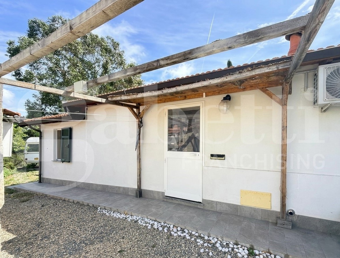 Villa con giardino a Imperia