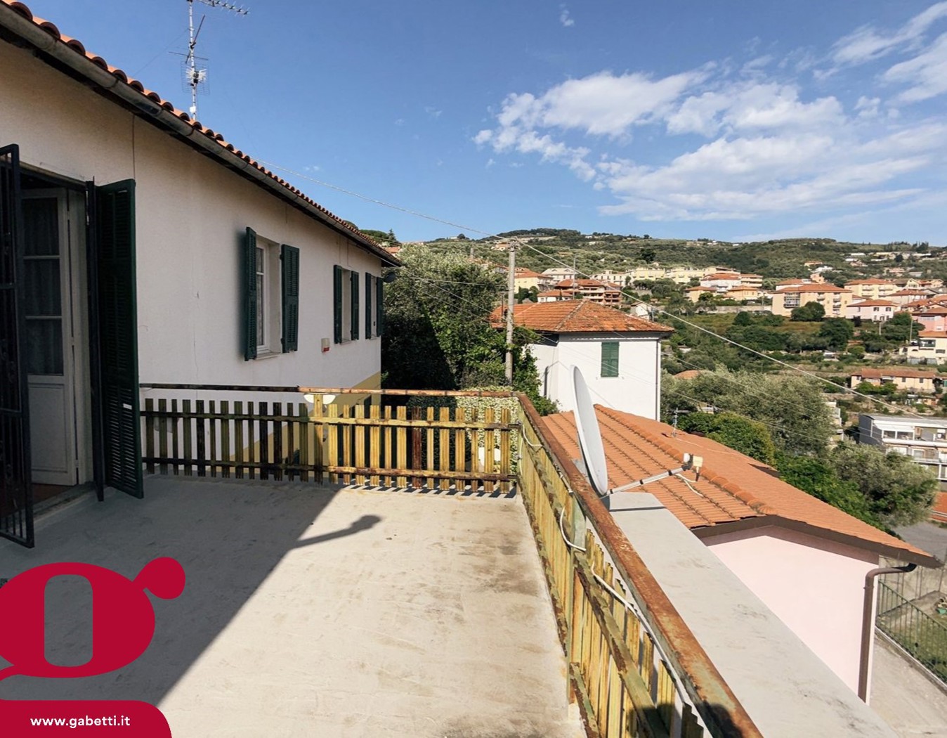 Quadrilocale con giardino a Imperia
