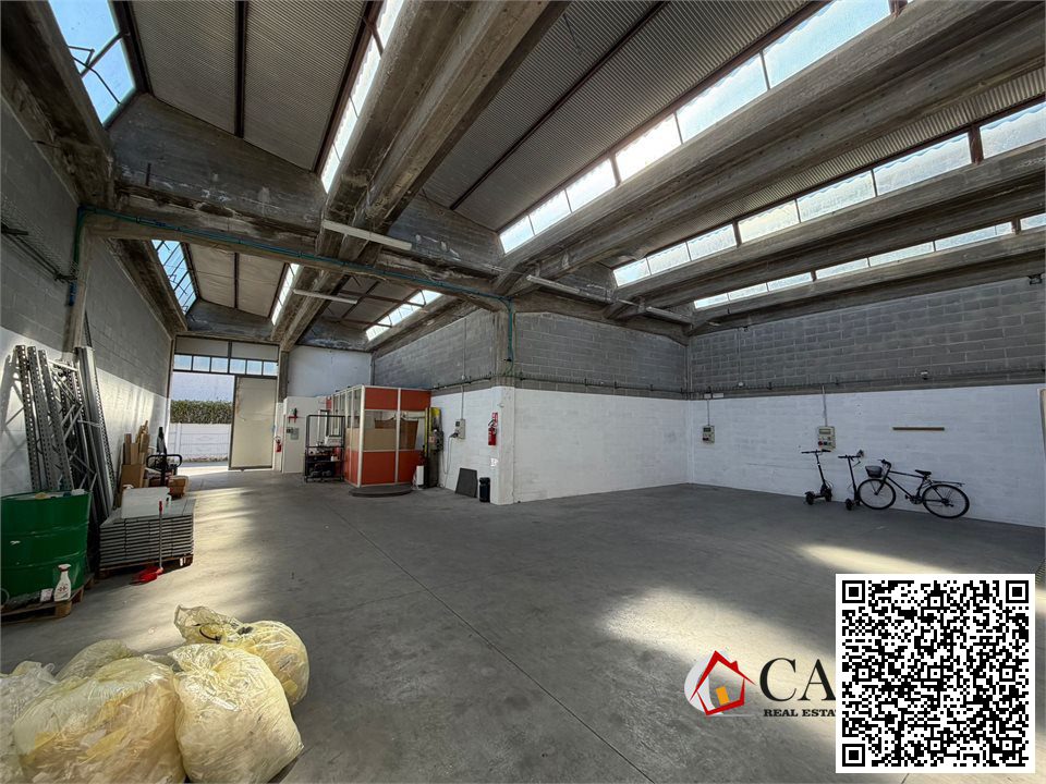 Capannone in vendita a Inzago