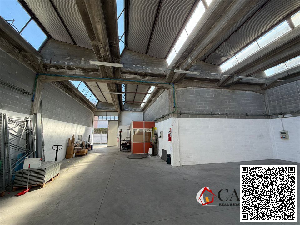 Capannone in vendita a Inzago