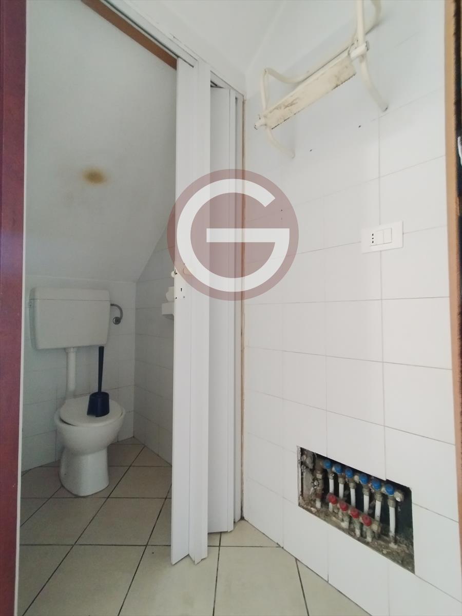 Locale commerciale in affitto in via senatore lo schiavo 32, Taurianova