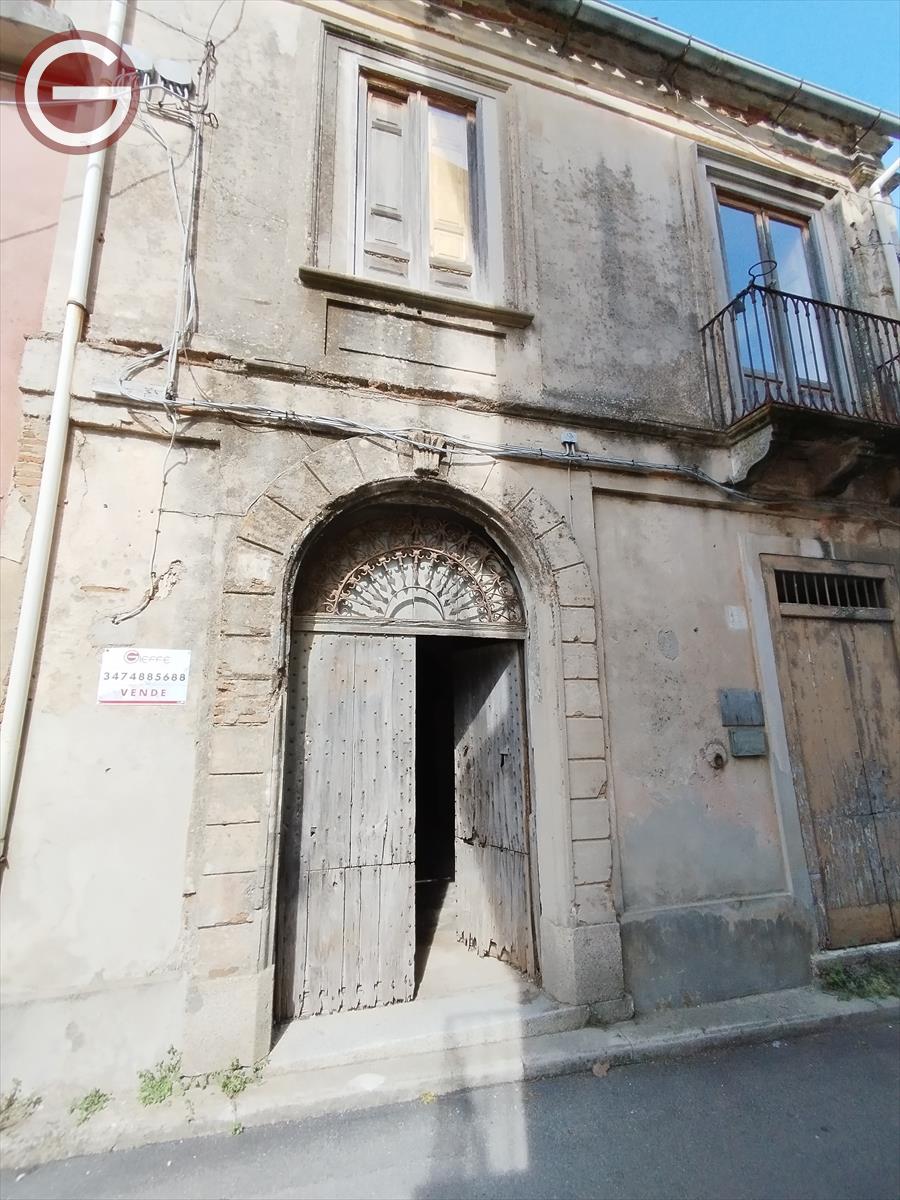 Casa indipendente da ristrutturare in via vincenzo gerace 14, Cittanova