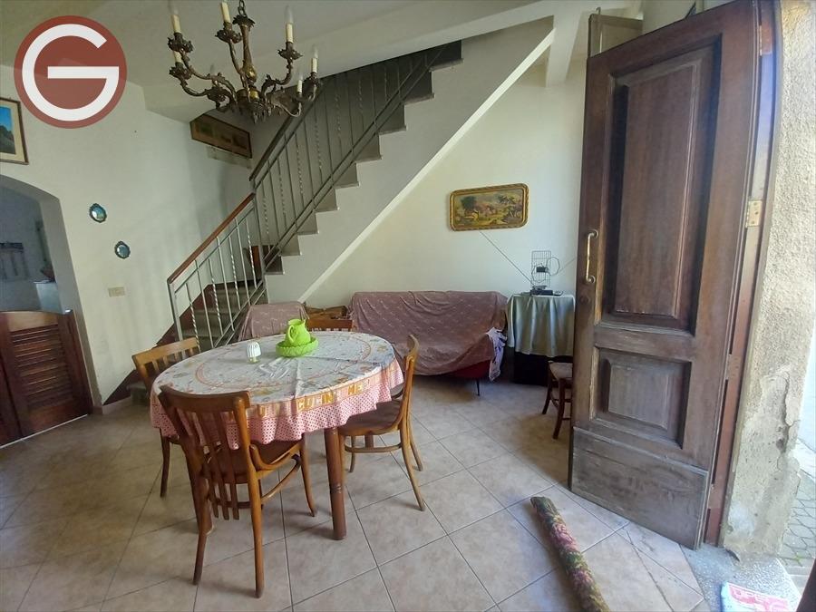 Casa indipendente in vendita in via regina elena n 17, Cinquefrondi