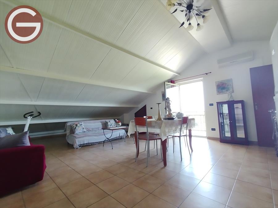 Mansarda in affitto, Taurianova zona semicentrale