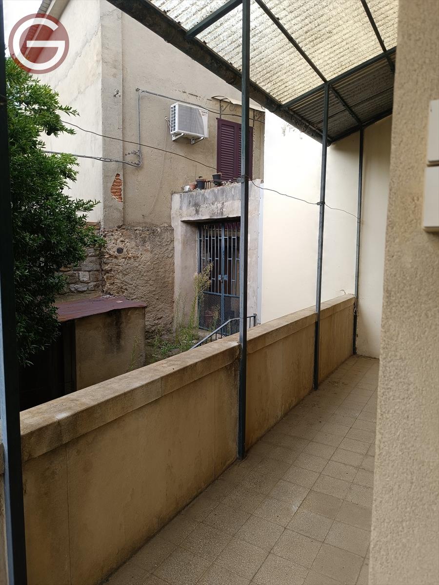 Casa indipendente con box, Delianuova centrale