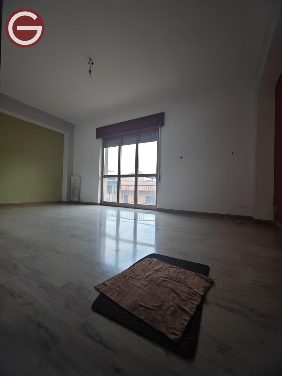 Trilocale in affitto, Taurianova zona semicentrale