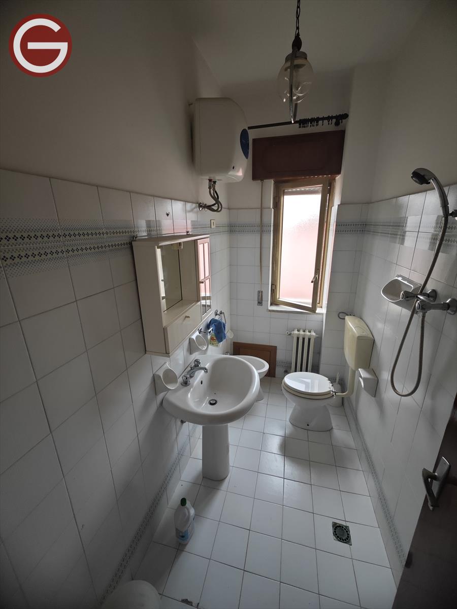 Trilocale in affitto, Taurianova zona semicentrale