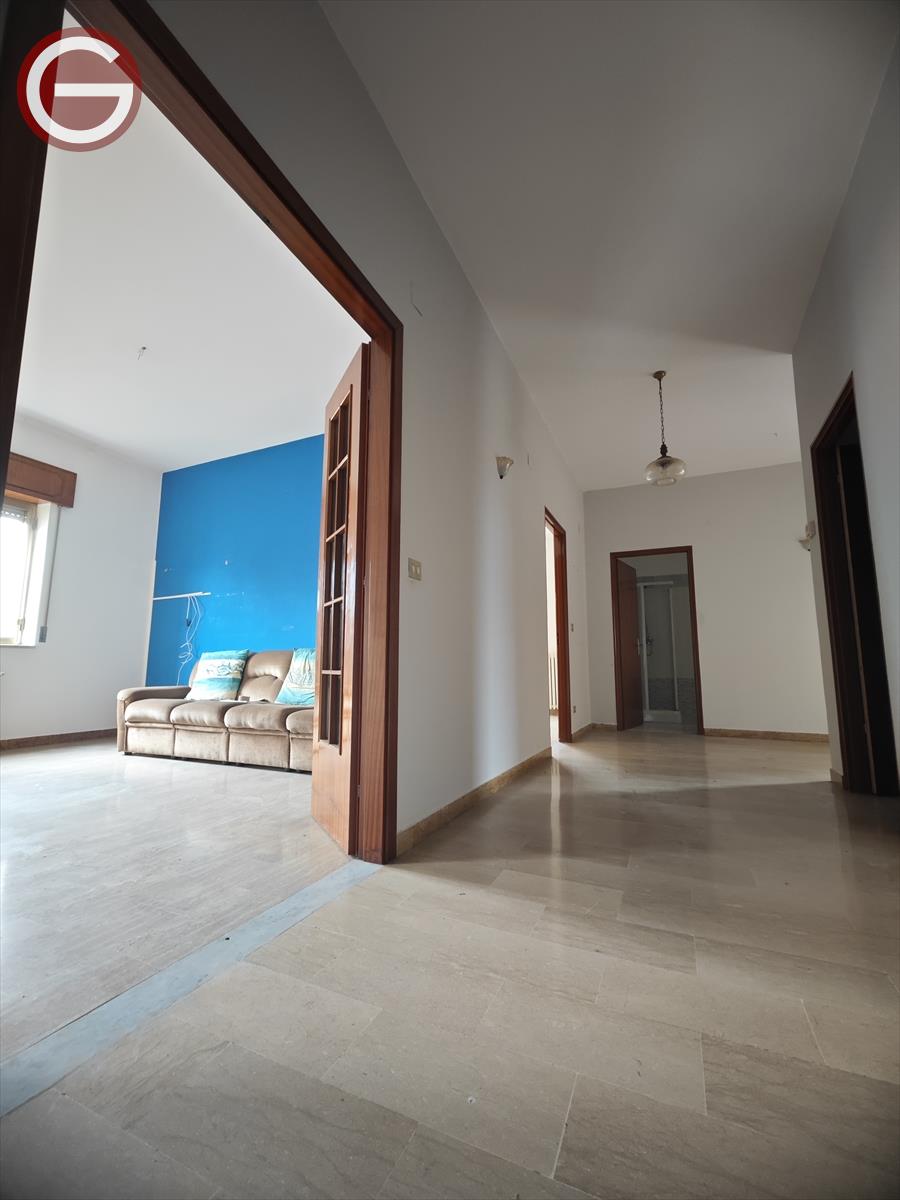 Trilocale in affitto, Taurianova zona semicentrale