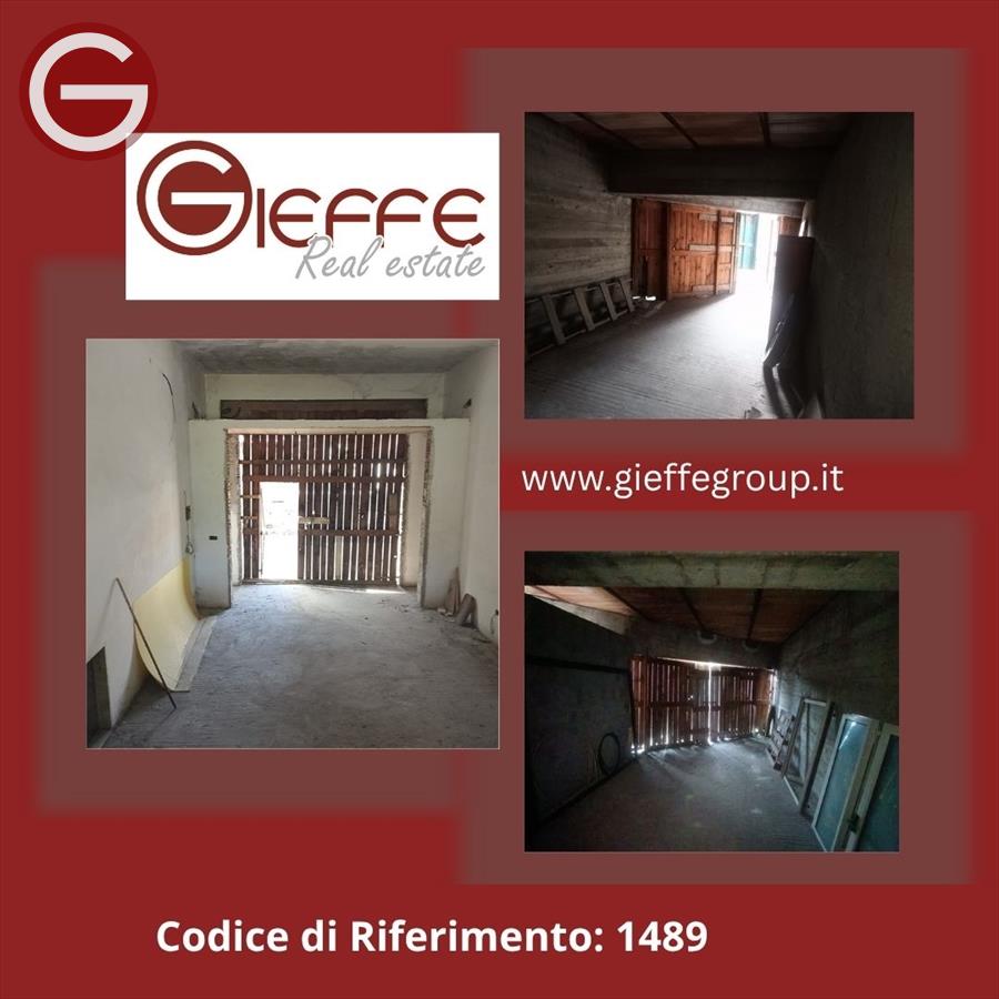 locale commerciale in vendita a Taurianova