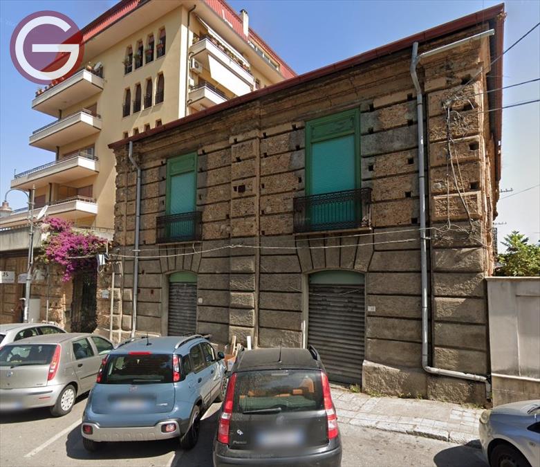 Locale commerciale da ristrutturare, Taurianova centrale