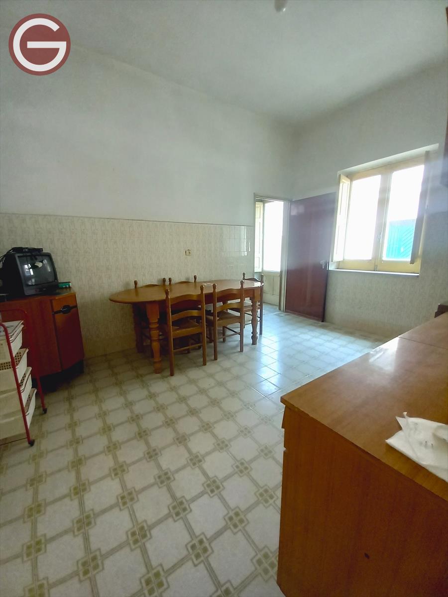 Casa indipendente da ristrutturare, Cittanova zona semicentrale