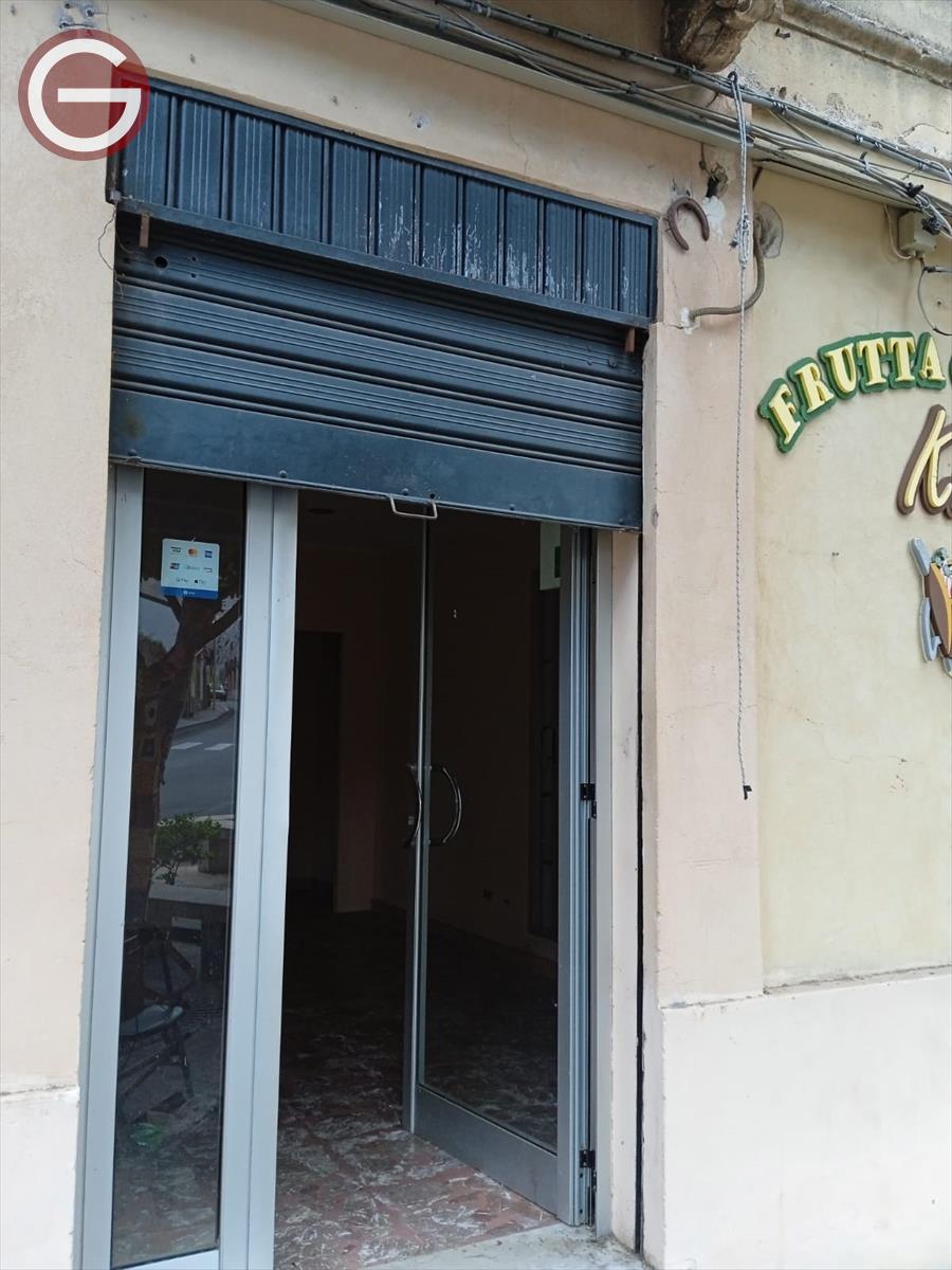 Locale commerciale in vendita, Taurianova centrale