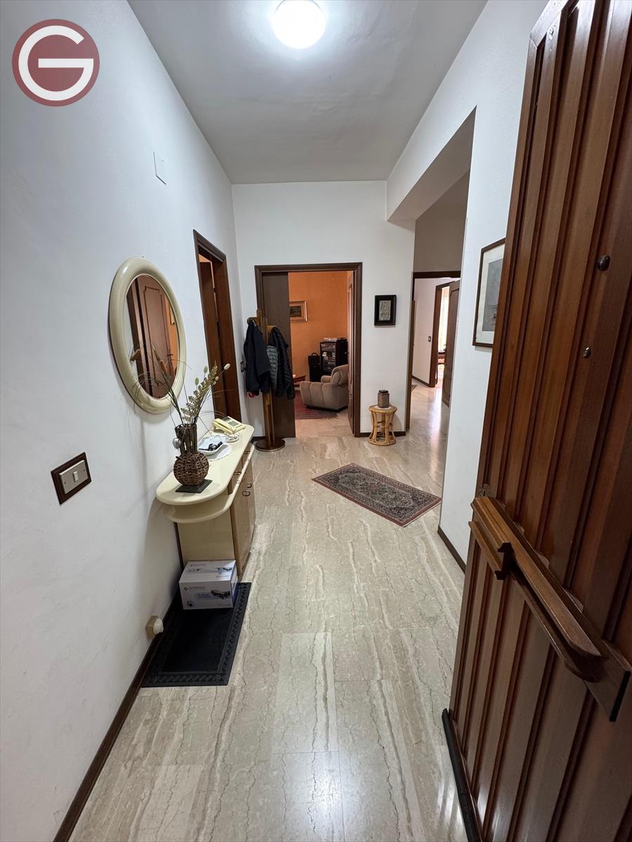 Trilocale in vendita, Polistena centrale