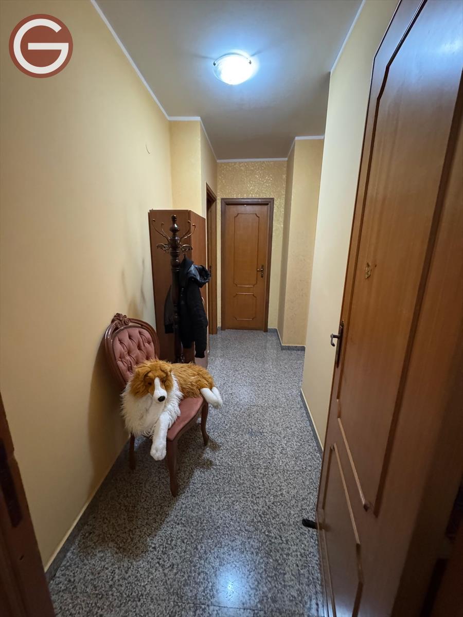 Trilocale con box, Taurianova semicentrale