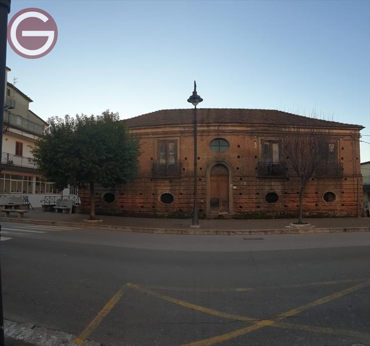 Casa indipendente da ristrutturare in via senatore lo schiavo, Taurianova