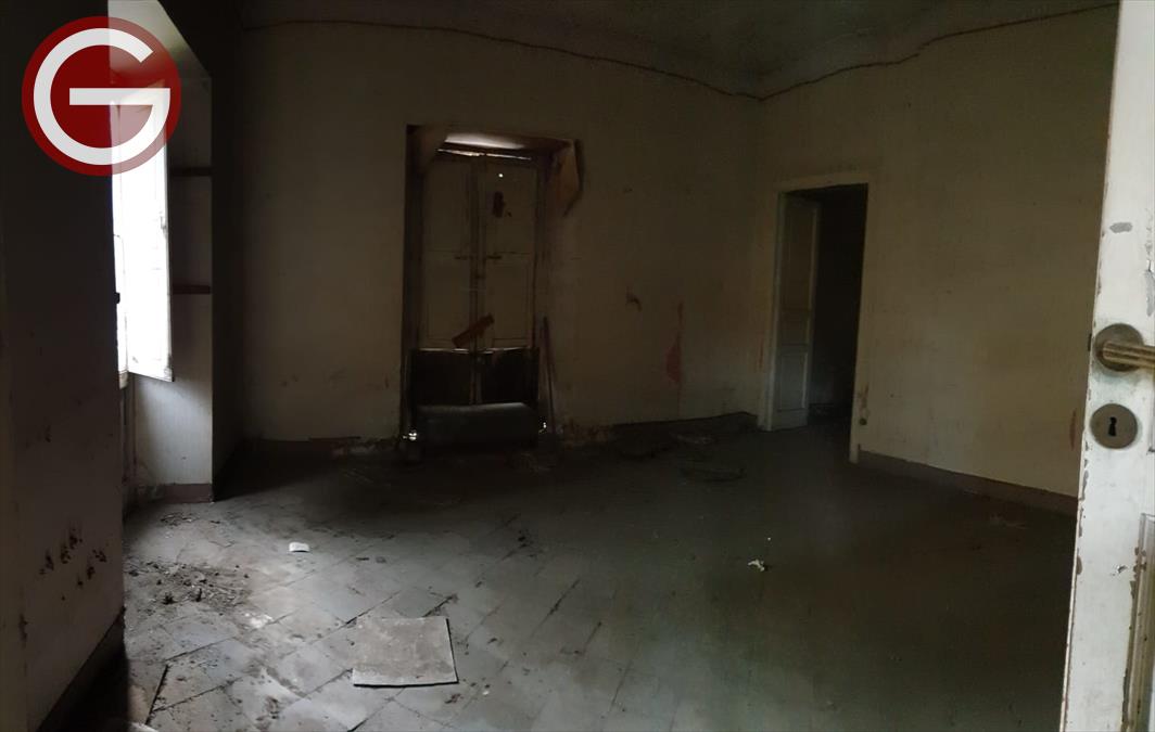 Casa indipendente da ristrutturare in via senatore lo schiavo, Taurianova