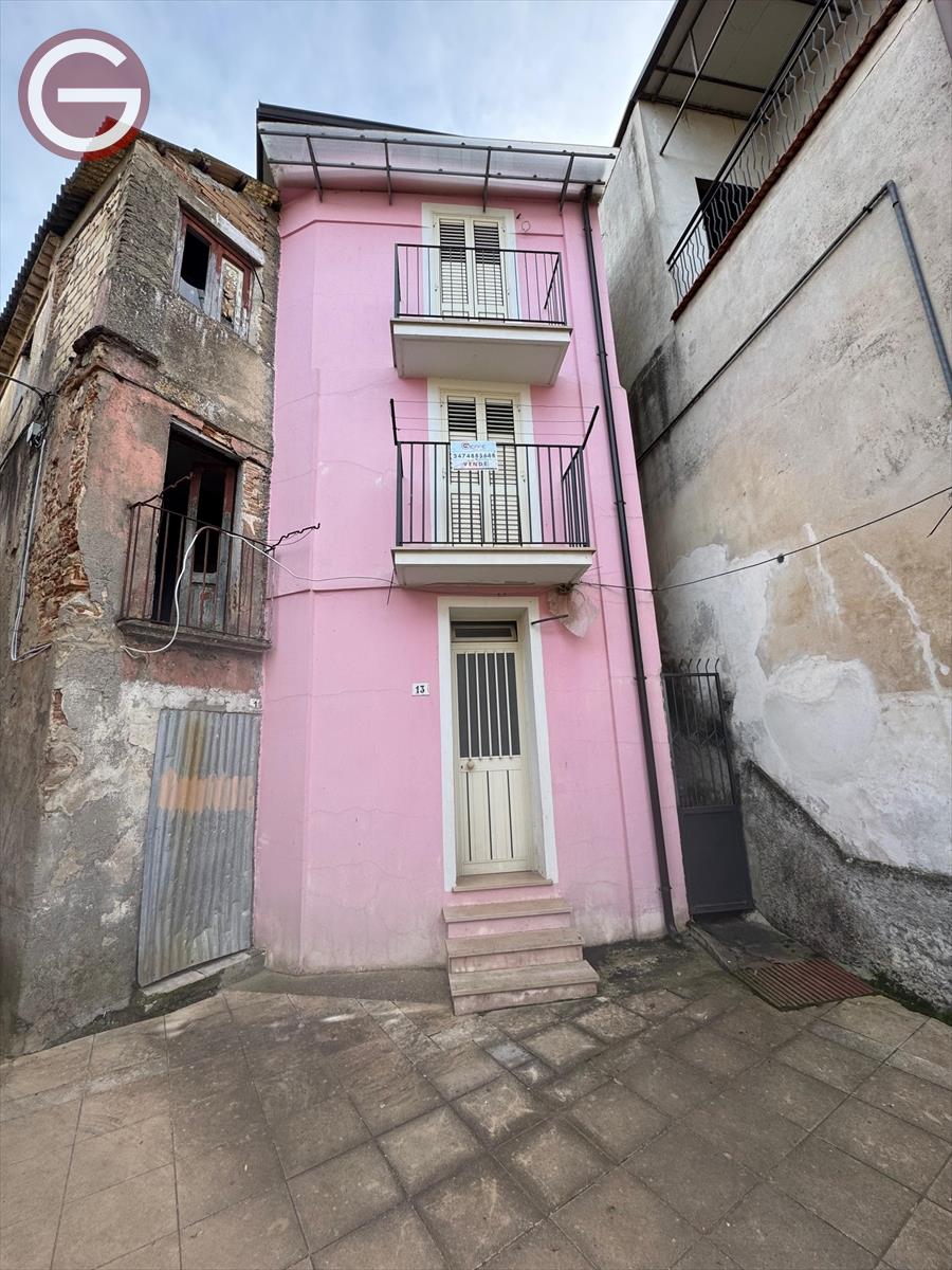 Casa indipendente in vendita, Cinquefrondi centrale