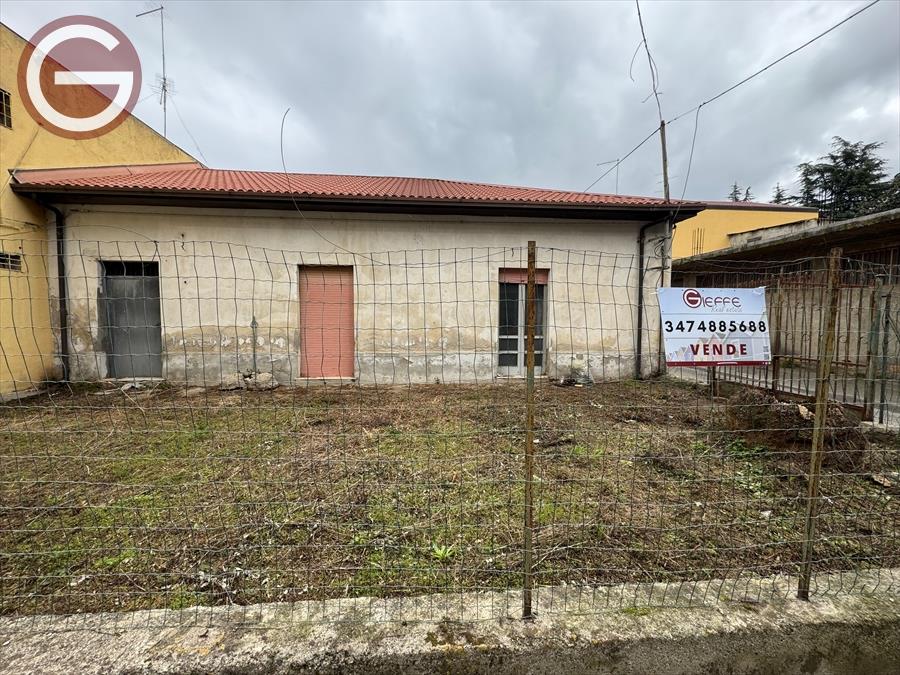 Casa indipendente con giardino, Taurianova semicentrale