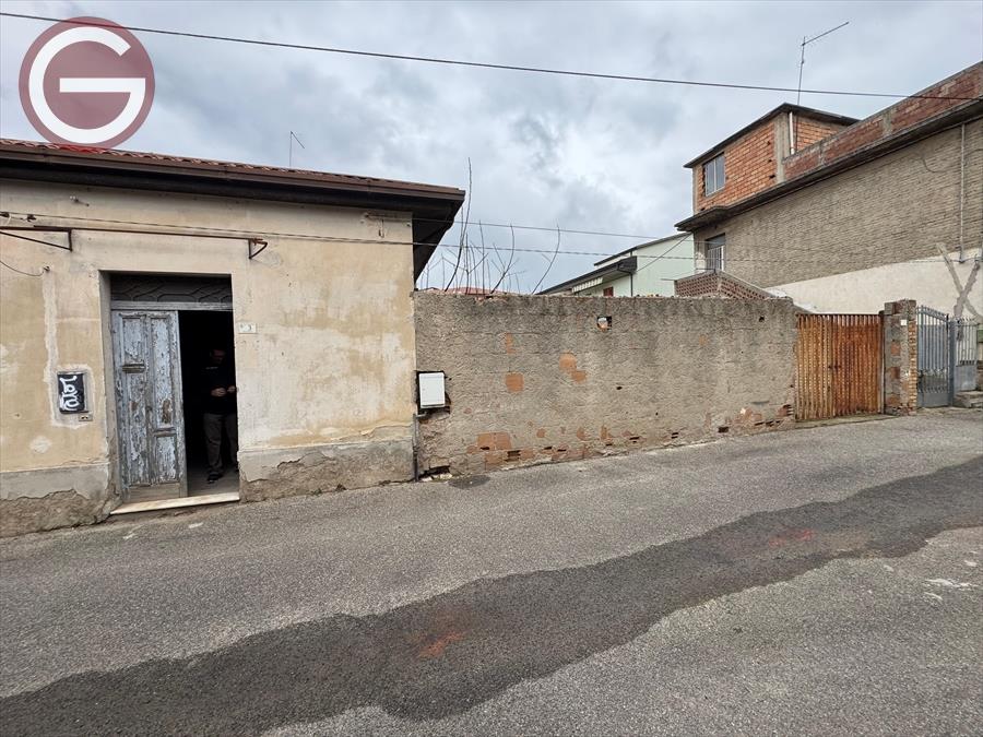 Casa indipendente con giardino, Taurianova semicentrale