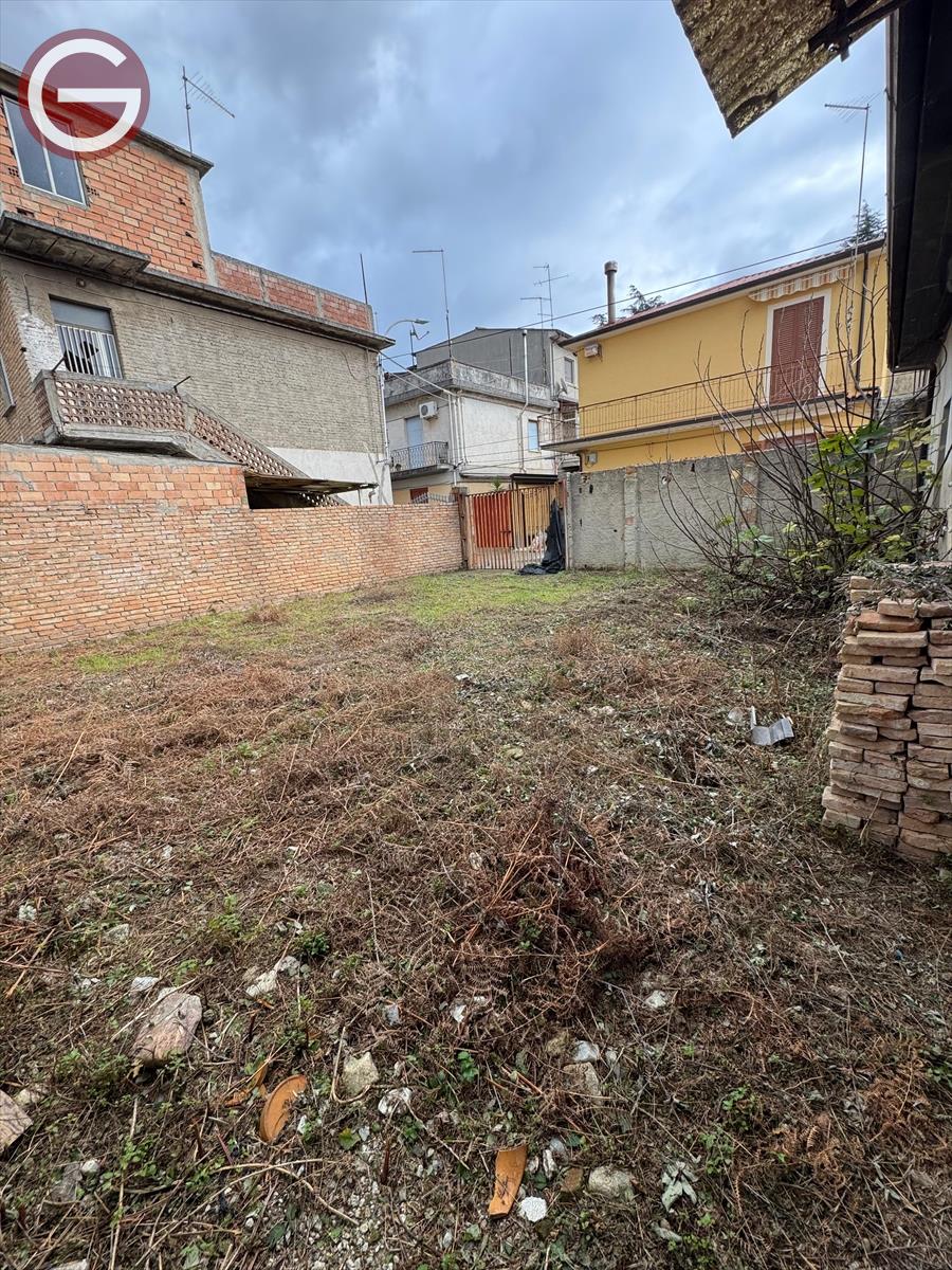 Casa indipendente con giardino, Taurianova semicentrale
