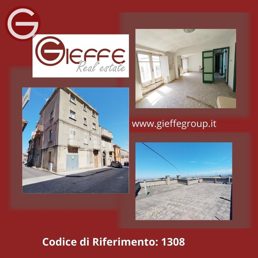 Stabile/Palazzo con box, Cittanova zona semicentrale