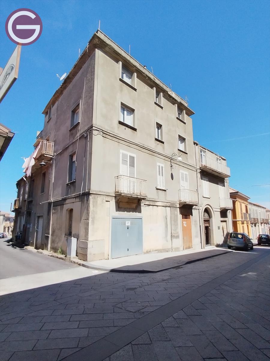 Stabile/Palazzo con box, Cittanova zona semicentrale