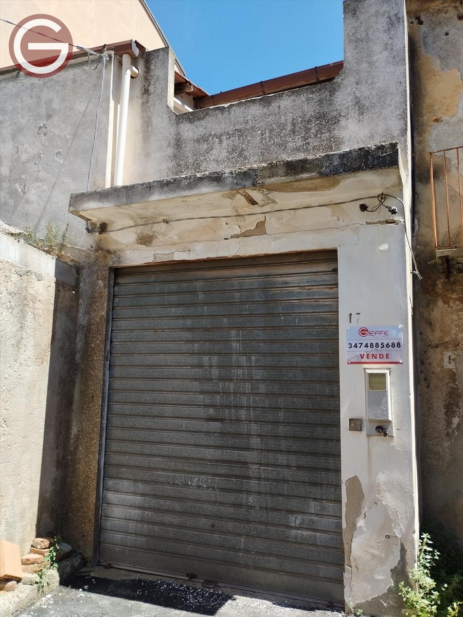 Box/Garage 38mq con box, Cittanova zona semicentrale