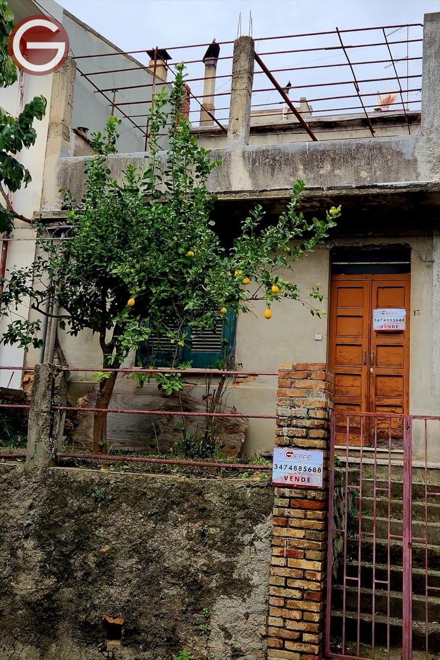 Casa indipendente con giardino, Taurianova semicentrale