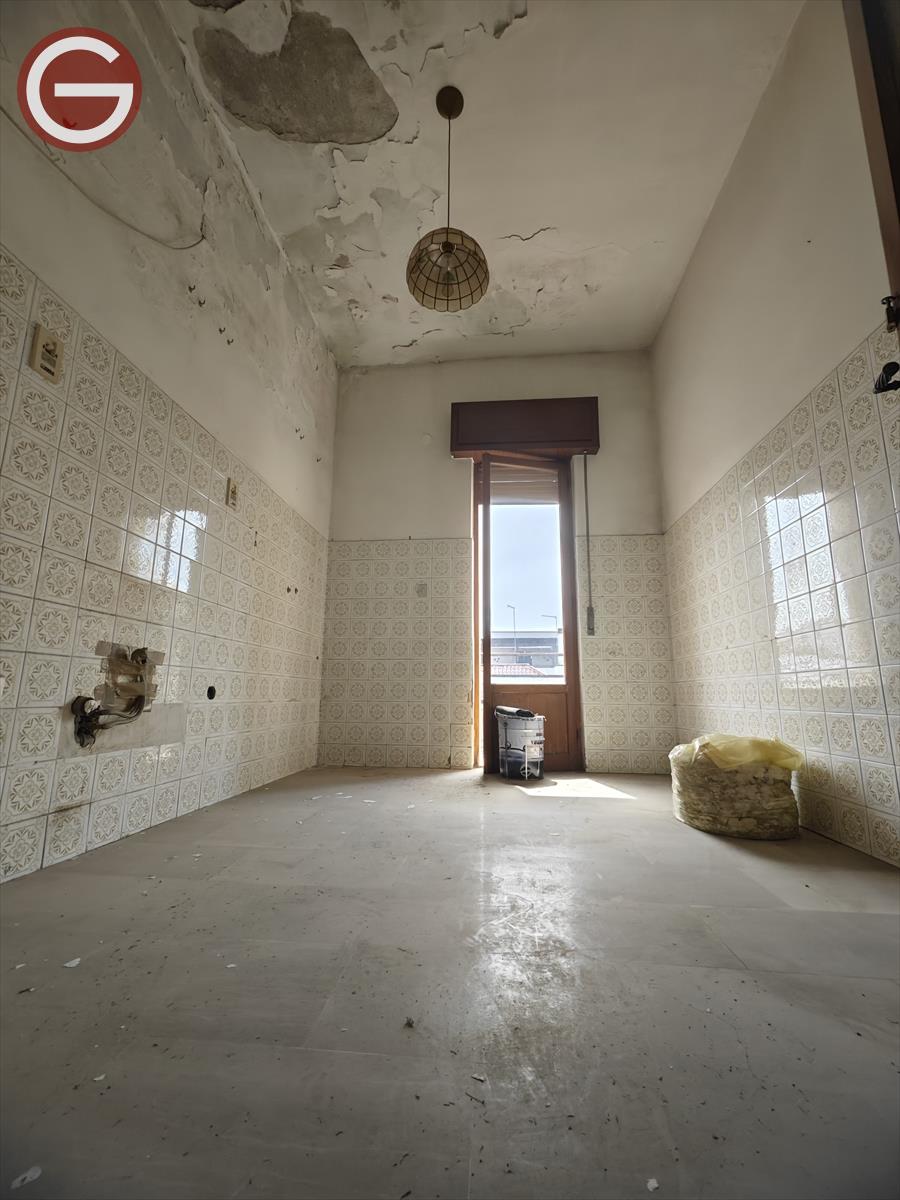 Bilocale da ristrutturare, Taurianova centrale