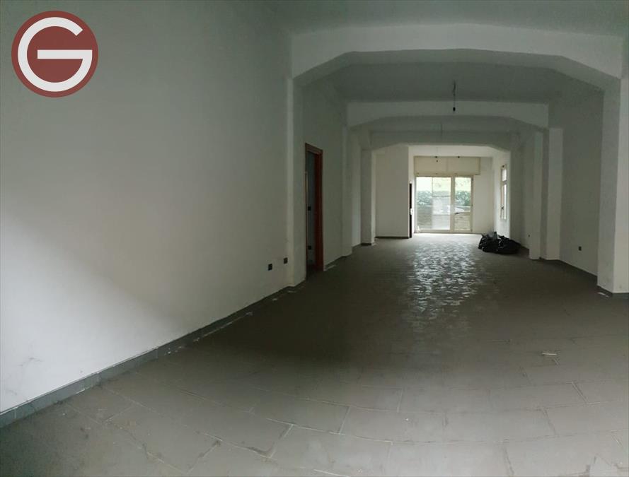 Locale commerciale in vendita in via san giovanni de rossi 51, Taurianova