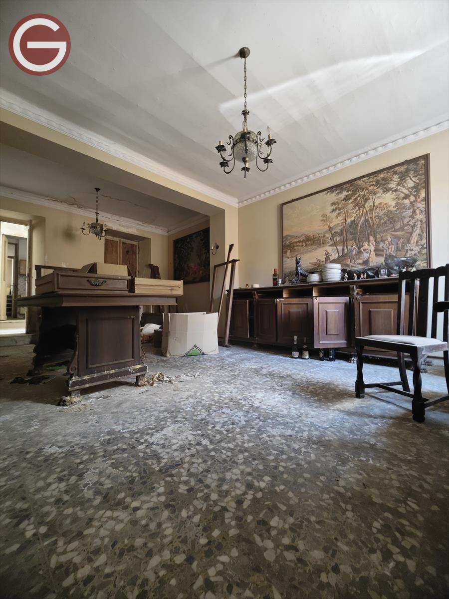 Casa indipendente da ristrutturare, Polistena centrale