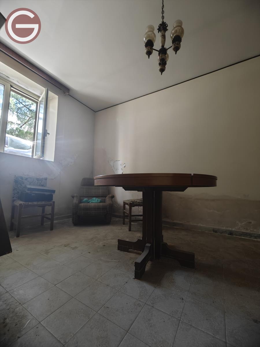 Casa indipendente da ristrutturare, Polistena centrale