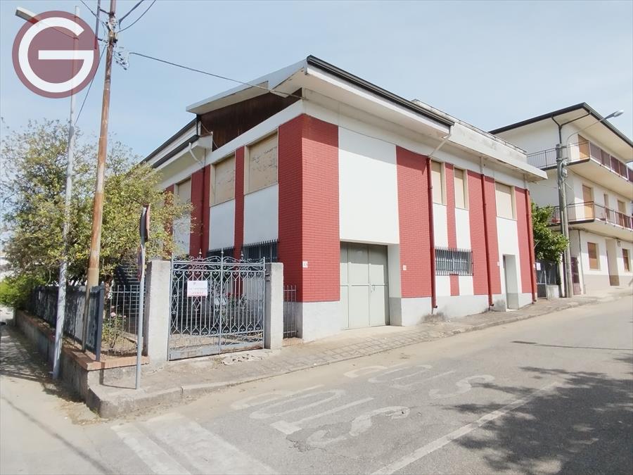 Casa indipendente con giardino, Cinquefrondi centrale