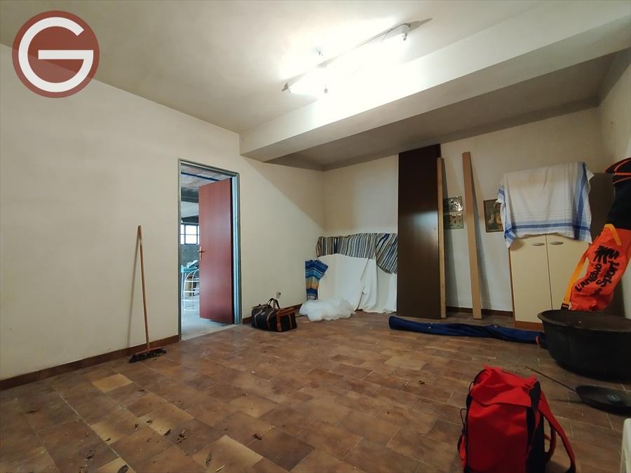 Casa indipendente con giardino, Cinquefrondi centrale