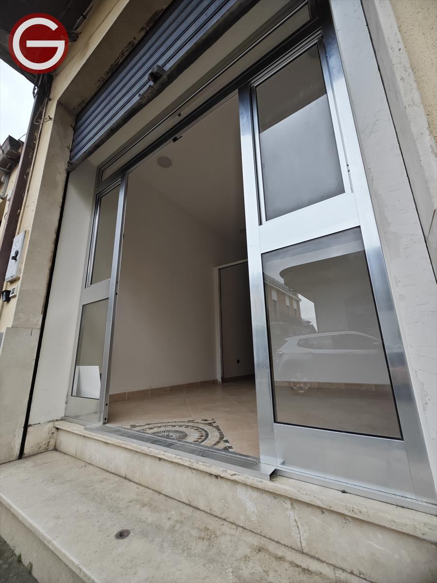 Locale commerciale nuova, Gioia Tauro centrale