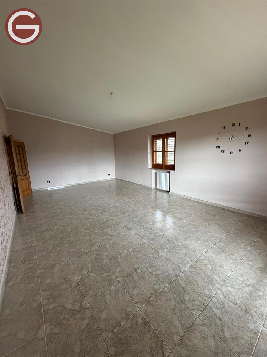 Trilocale in affitto, Taurianova semicentrale