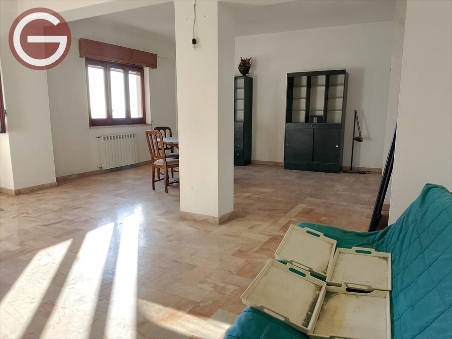 Quadrilocale da ristrutturare, Polistena centrale