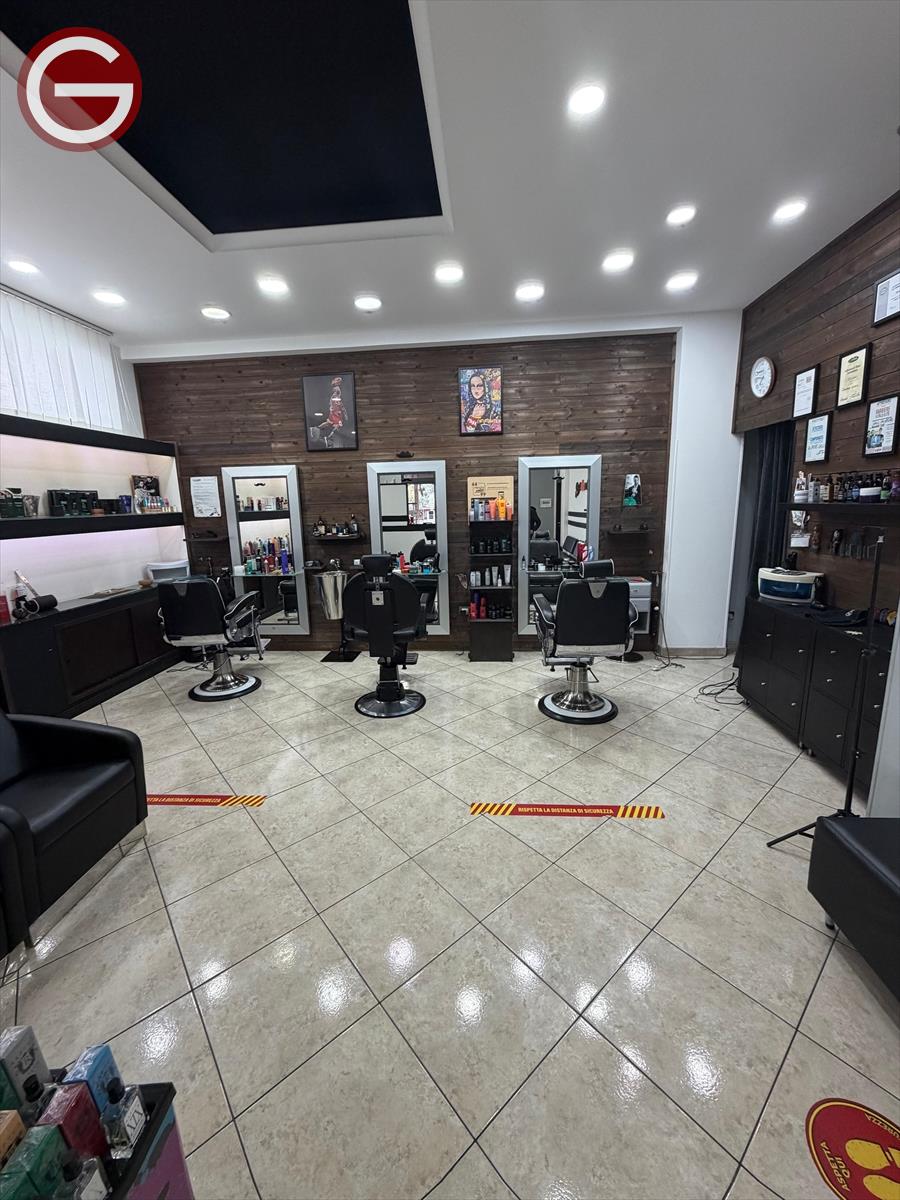 Locale commerciale in affitto, Taurianova semicentrale