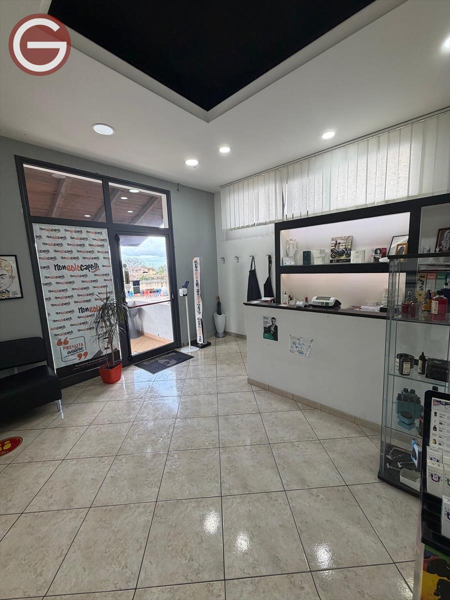 Locale commerciale in affitto, Taurianova semicentrale